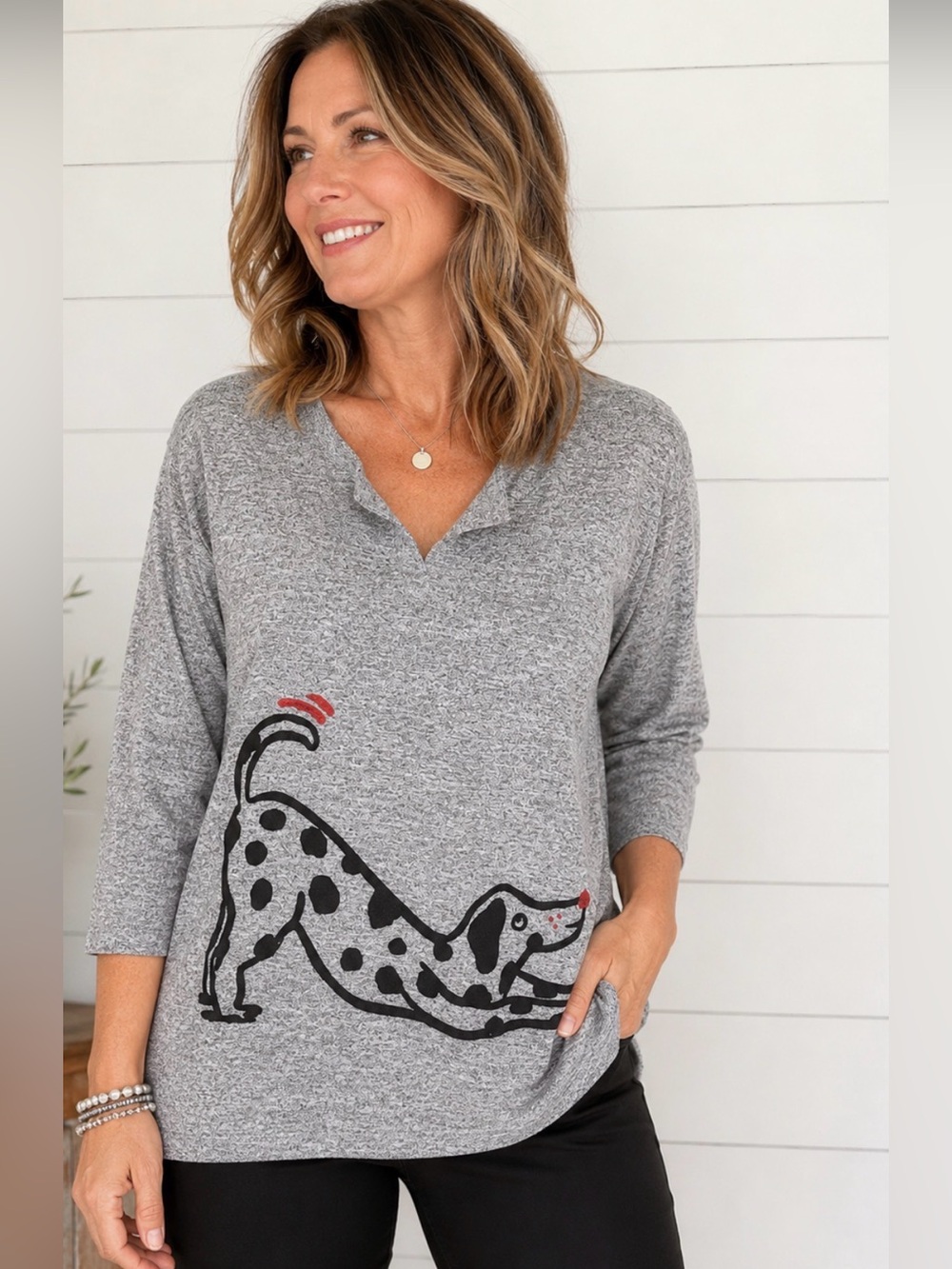 Inoah L Art to wear grey short sleeve softcore hi-low hem downward Dalmatian top